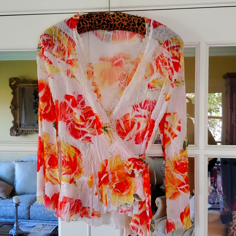 Beautiful cache semi share blouse